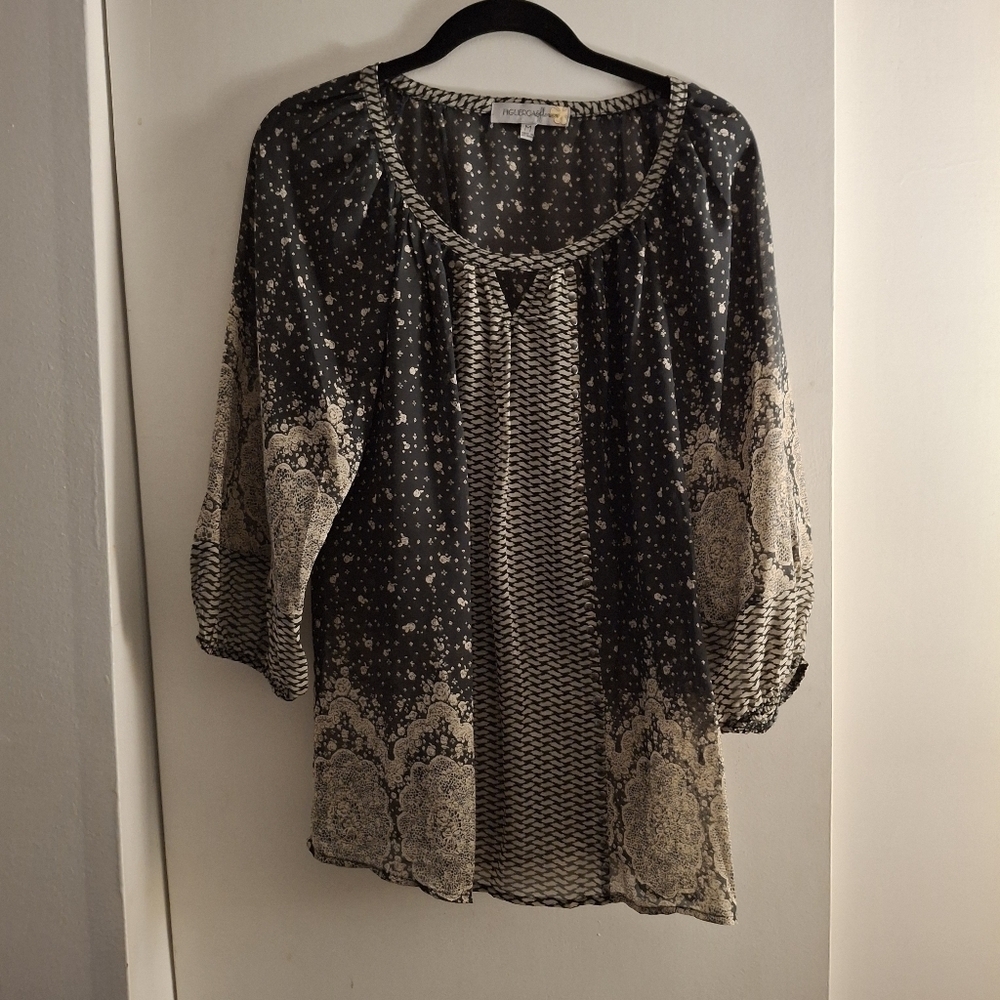 Figueroa & Flower Elegant Black and Cream Women's Top